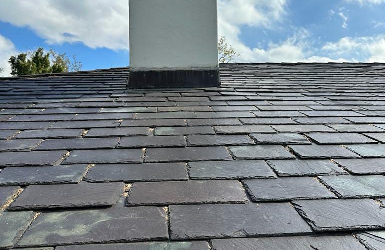 37178a09-1cf7-4316-9517-8cc2450b9651 an image that represents roof repairs